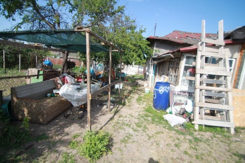 Teren Construcții intravilan de 492 mp, în Lazu