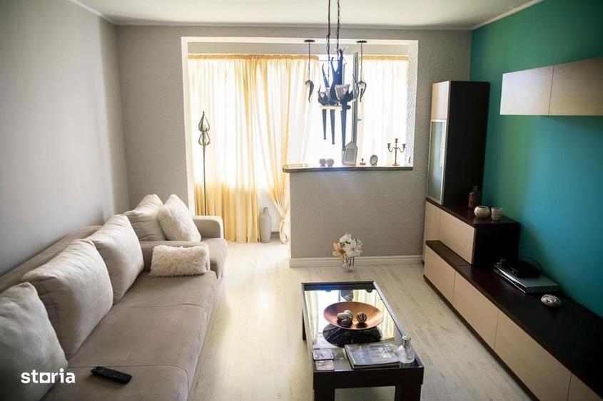 Apartament cu 8 camere decomandat, mobilat în Drumul Taberei