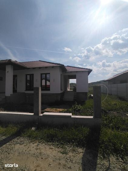 Casă cu 4 camere cu Teren 500 Mp în Blandiana