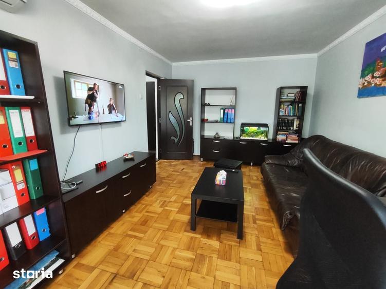 Apartament cu 3 camere decomandat în Ștefan cel Mare