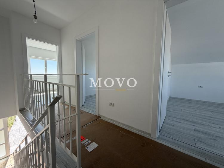 Duplex cu 4 camere cu Canalizare în Moșnița Nouă