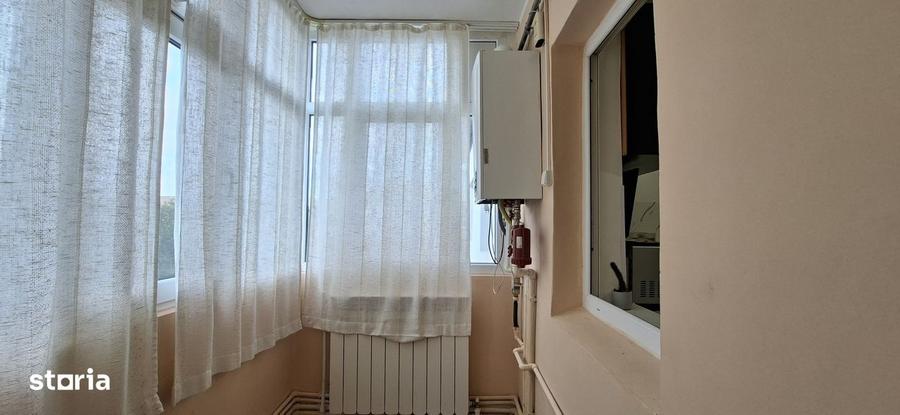 Apartament cu 3 camere decomandat în Micro 17