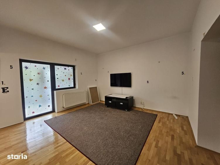 Casă cu 4 camere cu Teren 500 Mp în Central