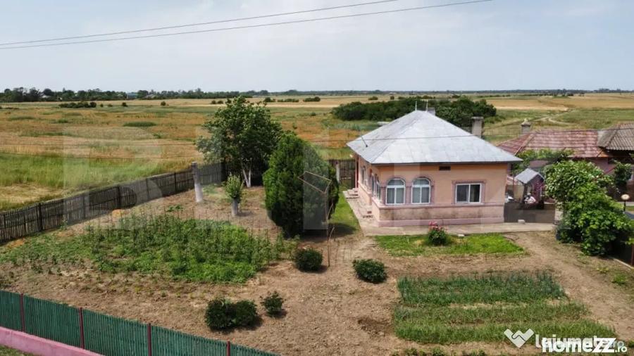 Casă cu 5 camere cu Teren 1400 Mp în Central