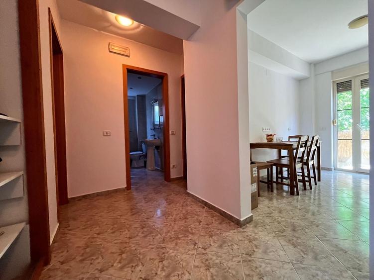 Apartament cu 3 camere decomandat, mobilat în Aradului