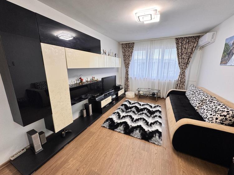 Apartament cu 2 camere semidecomandat, mobilat în Gara