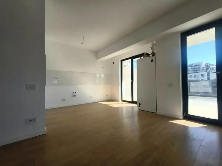 Apartament cu 2 camere decomandat în Titan