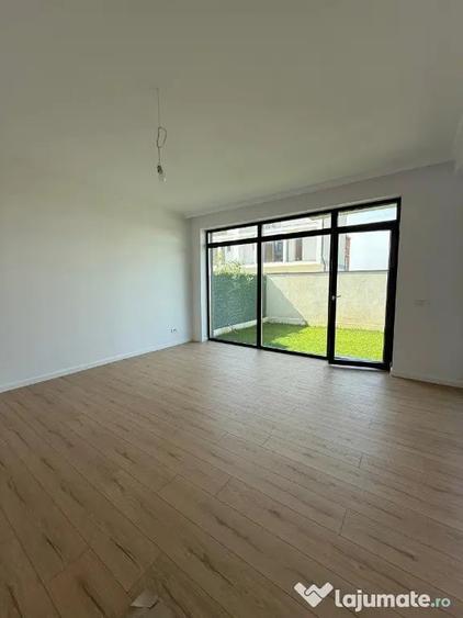 Casă cu 5 camere cu Teren 60 Mp în Pipera