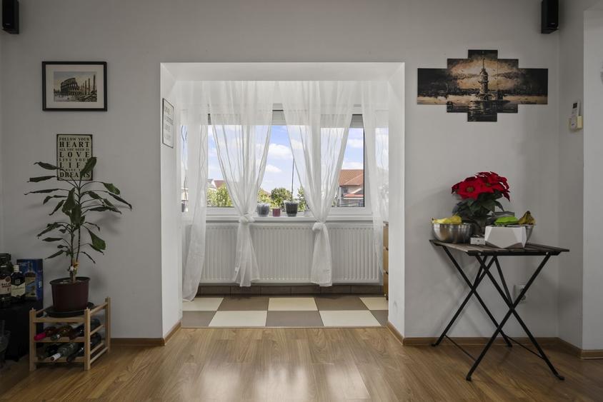 Apartament cu 4 camere decomandat în Ghermănești