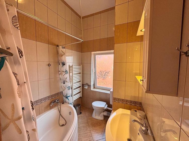 Apartament cu 3 camere, mobilat în Primăverii
