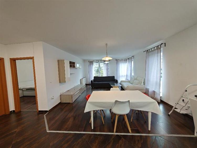 Apartament cu 3 camere decomandat, mobilat în Avantgarden