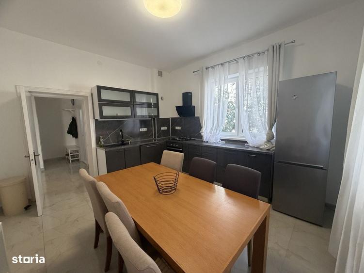 Casă cu 4 camere decomandat cu Teren 200 Mp în Sub Arini