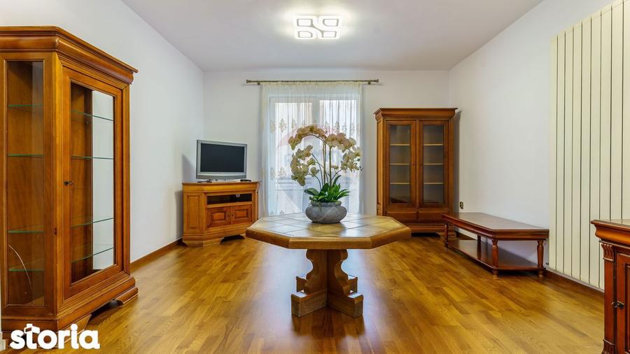 Apartament cu 3 camere, mobilat în Bună Ziua