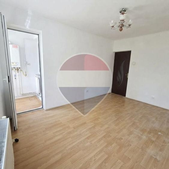 Apartament cu 3 camere decomandat în Nord-Est