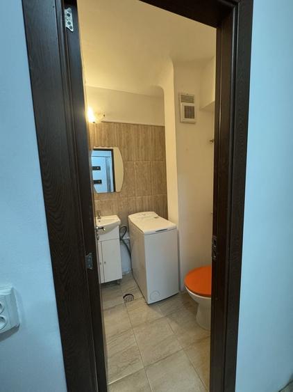 Garsonieră decomandată în Malu Roșu