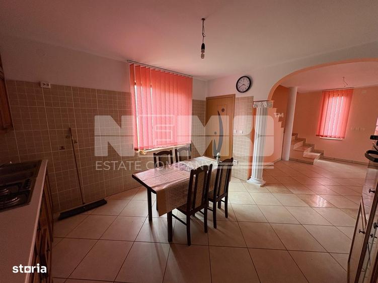 Casă cu 4 camere în Straja