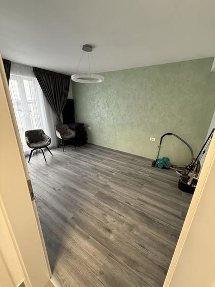 Apartament cu 3 camere decomandat în Sânpetru