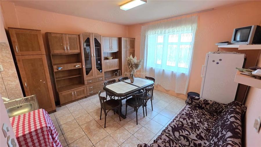 Casă cu Teren 4400 Mp în Petrilova