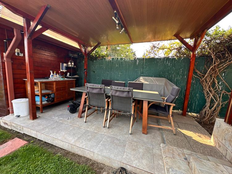Casă individuală cu 5 camere cu Piscina în Exterior Nord