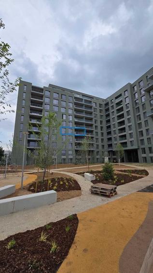 Apartament cu 3 camere decomandat în Exterior Vest