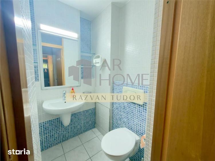 Apartament cu 3 camere decomandat în Democrației