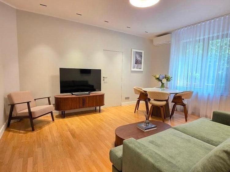 Apartament cu 3 camere decomandat, mobilat în Dorobanți