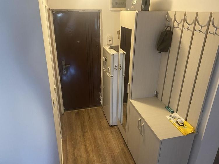 Apartament cu 3 camere decomandat în Sud