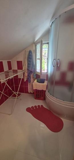 Casă individuală cu 5 camere cu Canalizare în Mislea
