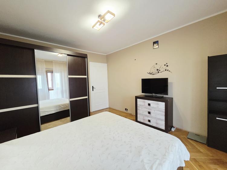 Apartament cu 3 camere decomandat în Mazepa 2