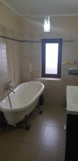 Casă cu 5 camere cu Teren 1100 Mp în Vladimirescu