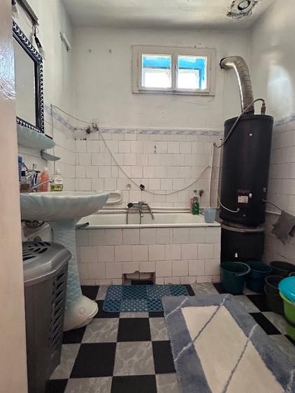 Casă individuală cu 5 camere cu Canalizare în Armeniș