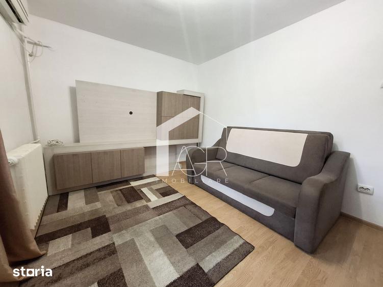 Garsonieră decomandată în Malu Roșu