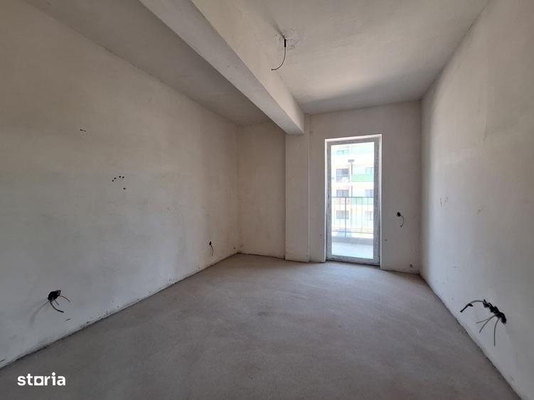 Apartament cu 3 camere semidecomandat în Florești — fotografia 2