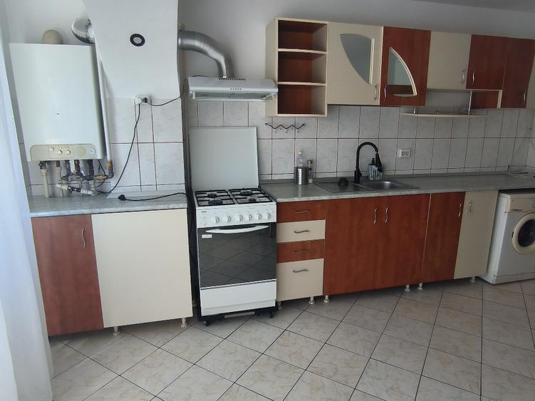 Apartament cu 2 camere decomandat în Buzaului