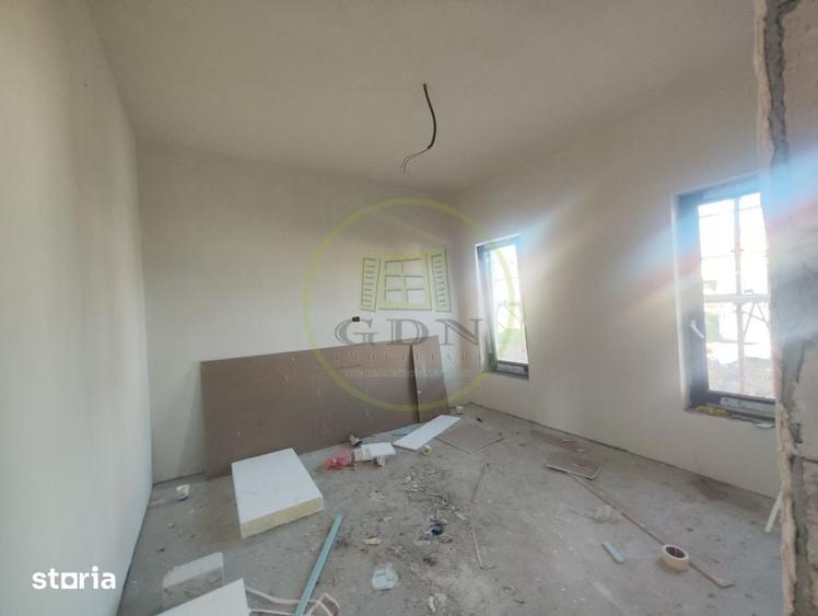 Casă cu 4 camere cu Teren 200 Mp în Malu Mare