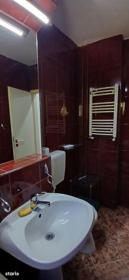 Garsonieră decomandată în Est