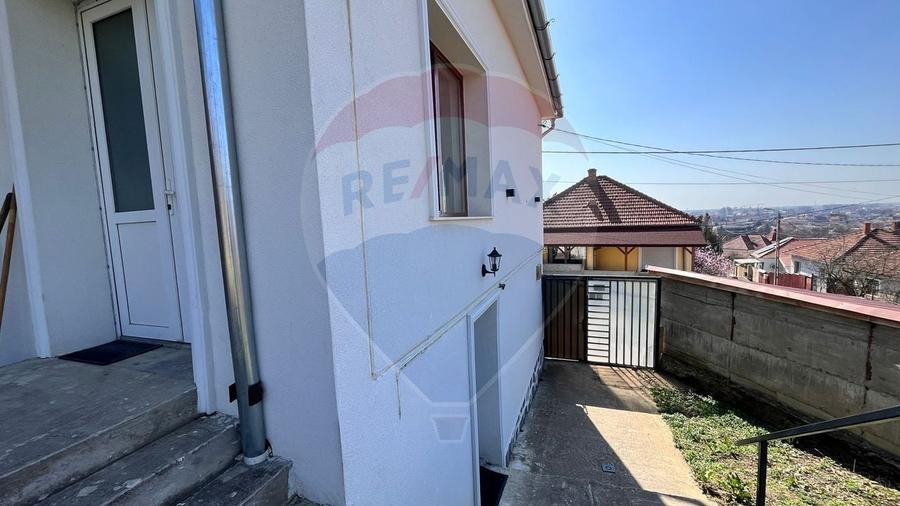 Casă cu 3 camere cu Teren 300 Mp în Gării