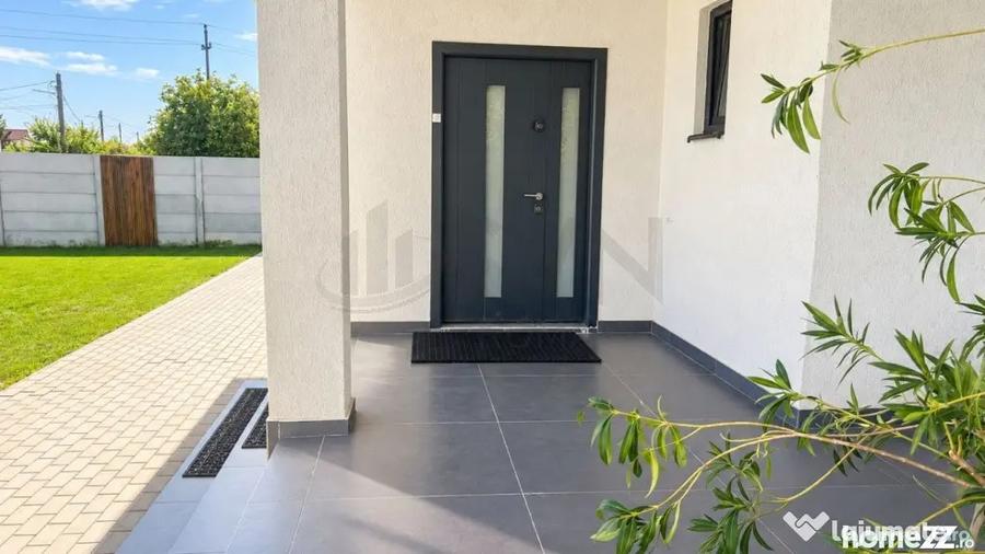 Casă cu 4 camere cu Canalizare în Central
