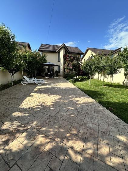Casă cu 4 camere în Albești