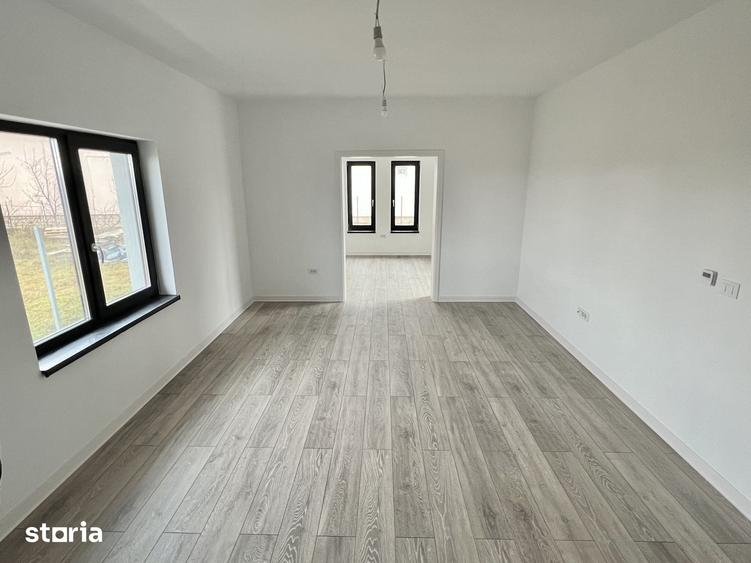 Casă cu 4 camere cu Teren 500 Mp în Holboca