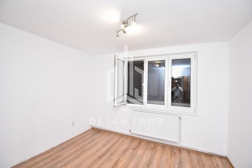 Apartament cu 2 camere semidecomandat în Simeria