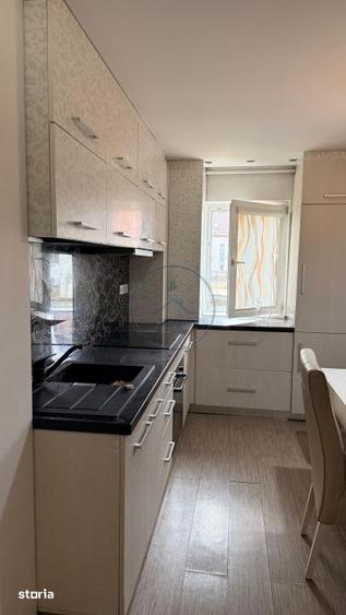 Apartament cu 3 camere decomandat în Ștefan cel Mare