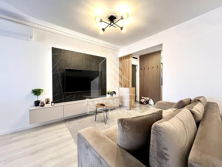 Apartament cu 3 camere semidecomandat, mobilat în Lipovei