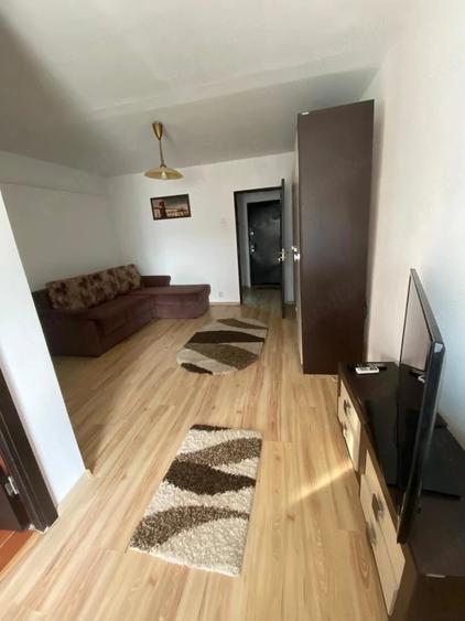 Garsonieră semidecomandată, mobilată în Calea București