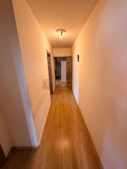 Apartament cu 3 camere decomandat în Dâmbovița