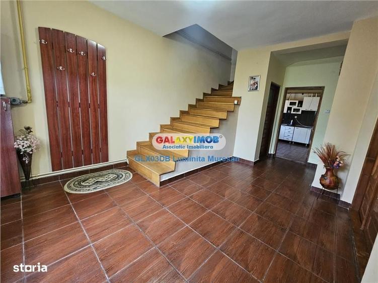 Casă cu 4 camere în Valea