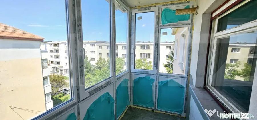 Apartament cu 3 camere decomandat în Lenin