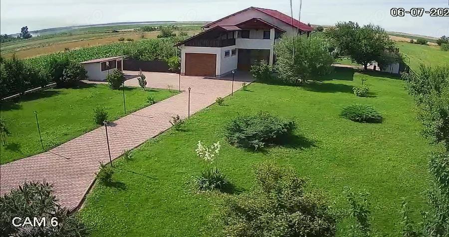 Casă cu Teren 4800 Mp în Căteasca