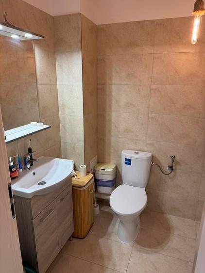 Apartament cu 2 camere decomandat, mobilat în Central