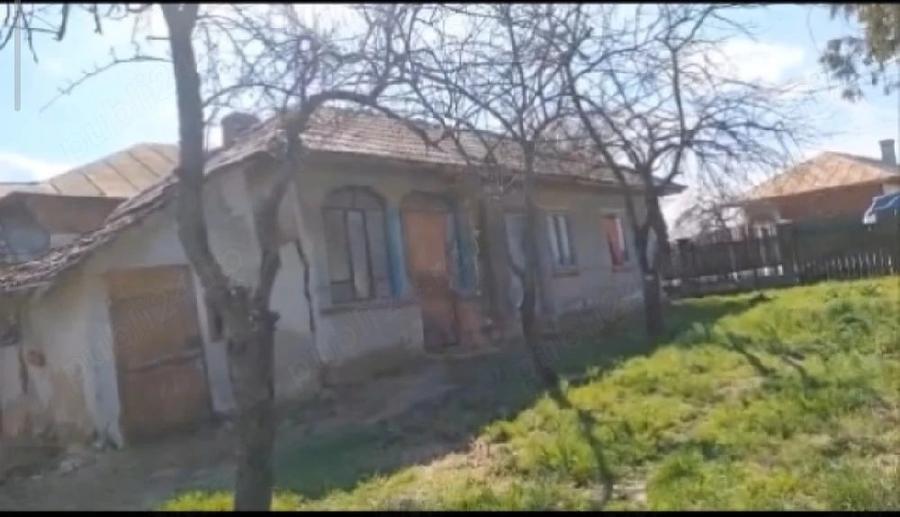 Casă cu Teren 1200 Mp în Vieru